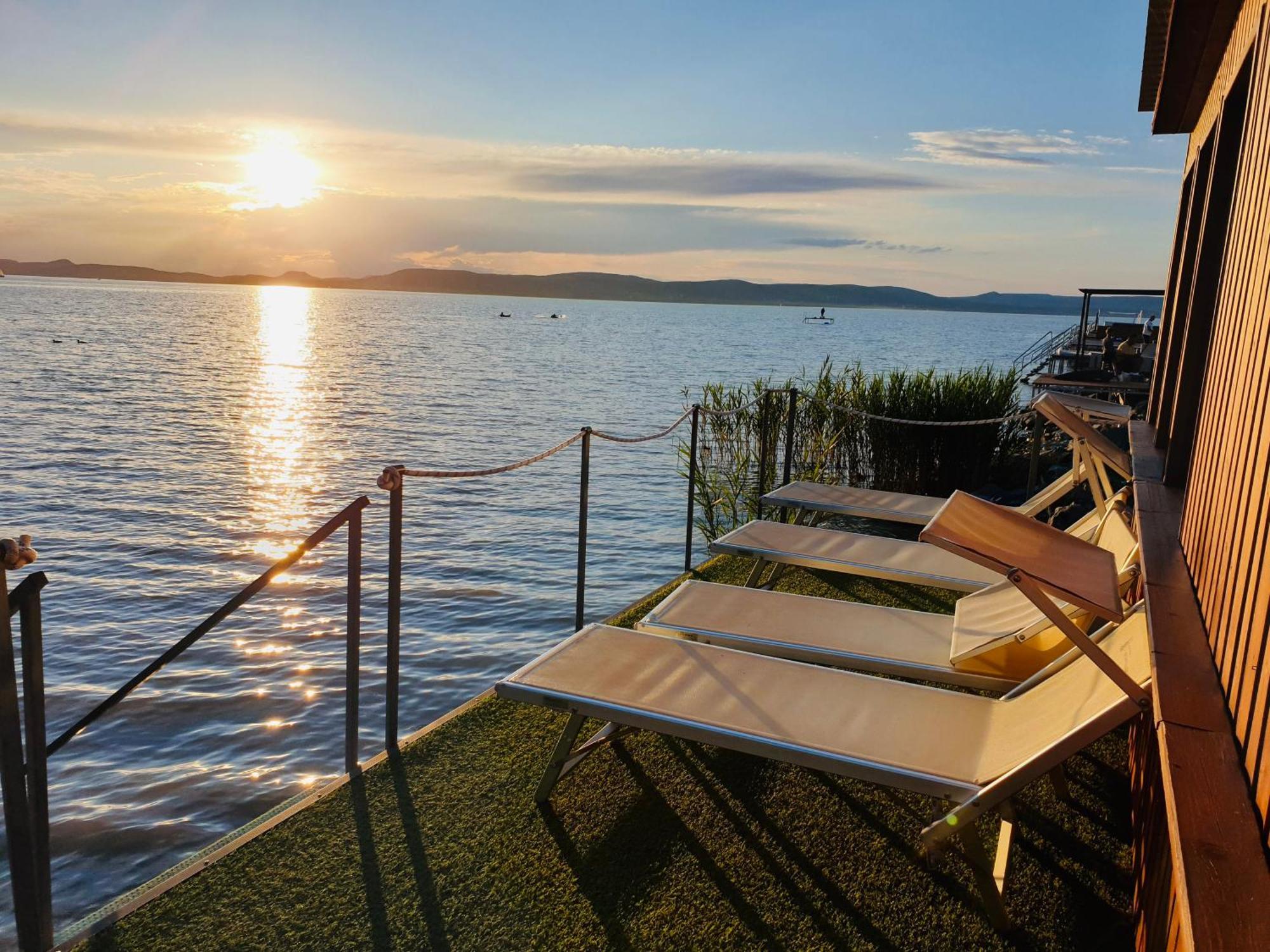 Butique Apartman Grand Balatonlelle Bagian luar foto