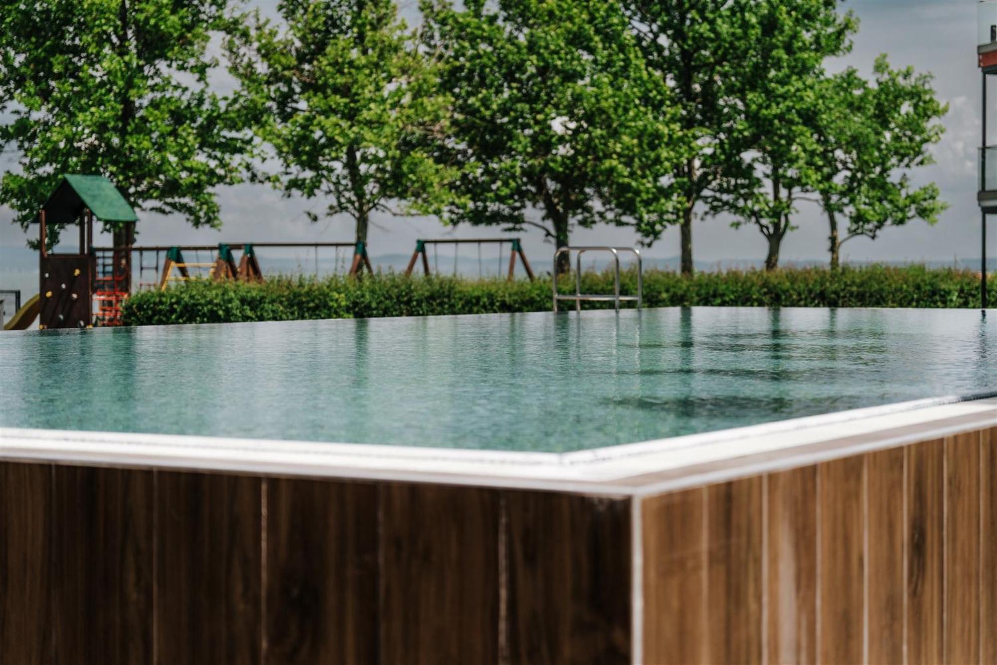 Butique Apartman Grand Balatonlelle Bagian luar foto