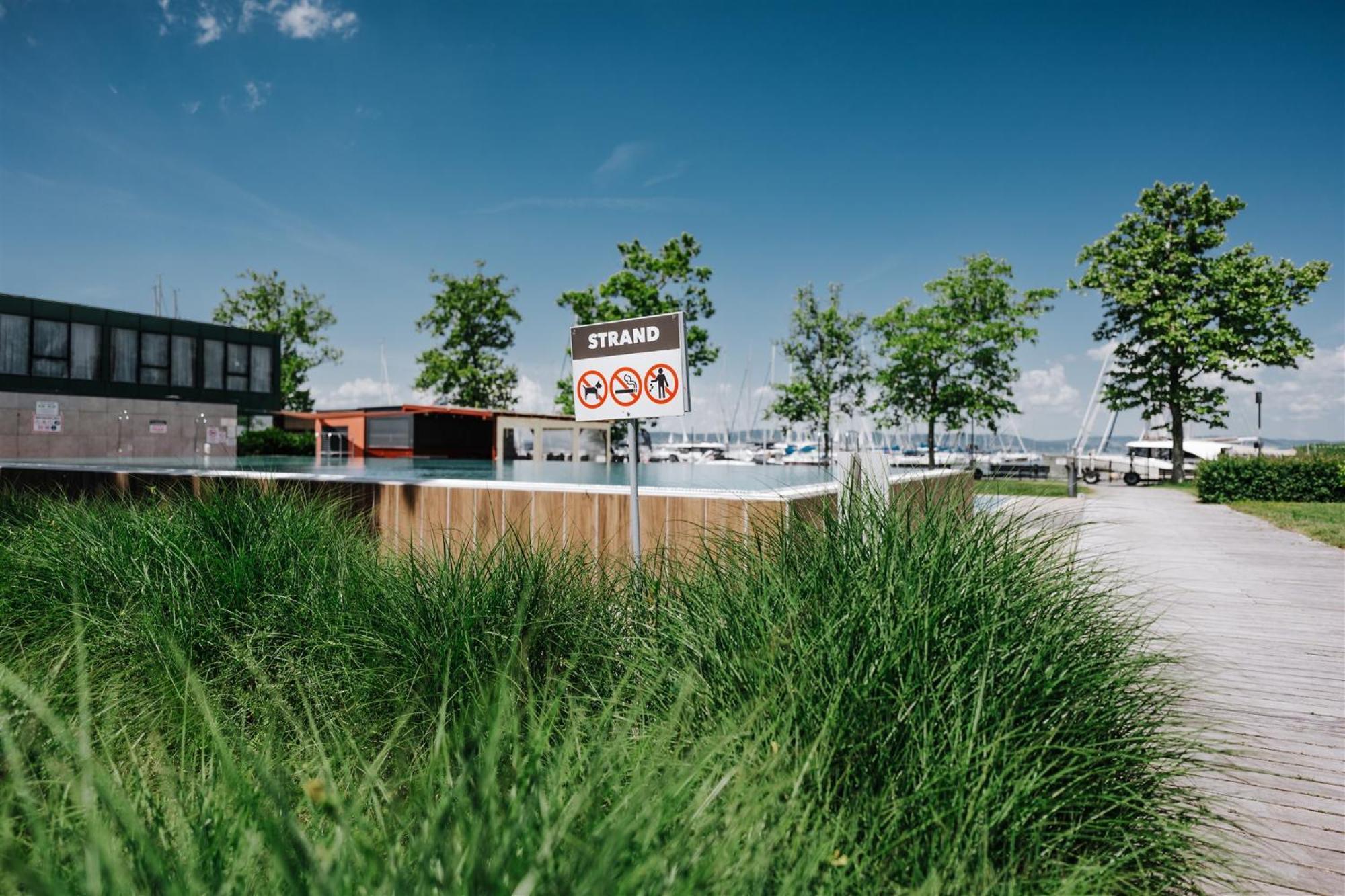 Butique Apartman Grand Balatonlelle Bagian luar foto