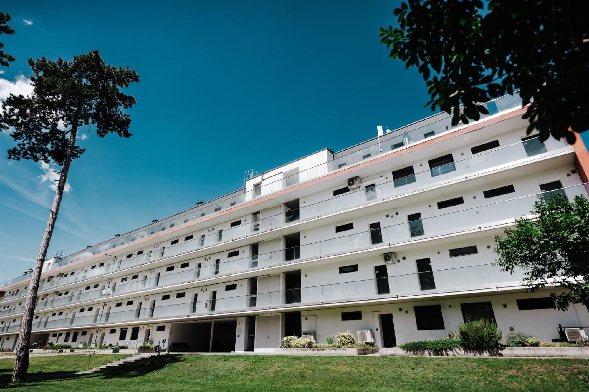 Butique Apartman Grand Balatonlelle Bagian luar foto